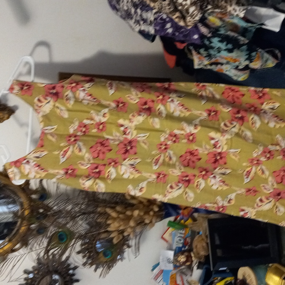 Maxi dress pretty floral print  100% silk